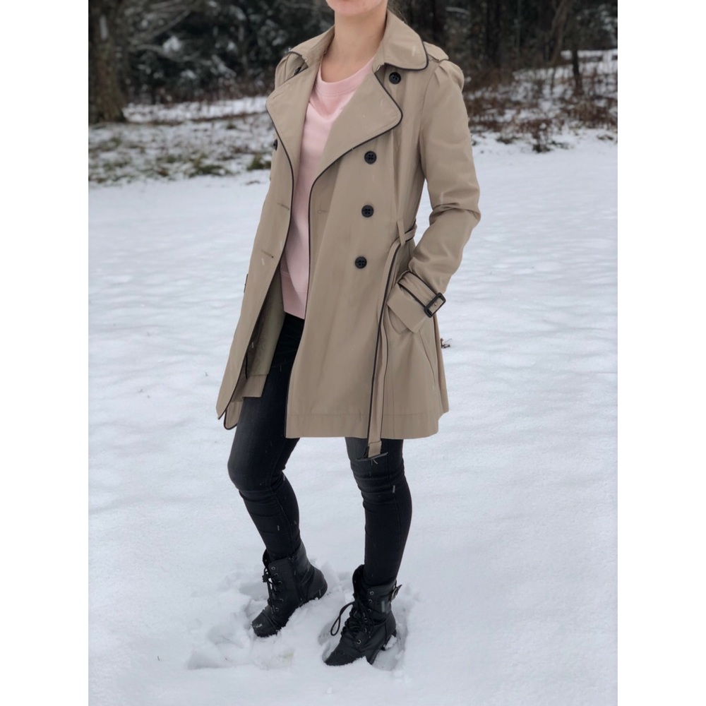 Express trench coat beige with black piping